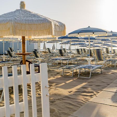 Hotel Joli Alba Adriatica Zewnętrze zdjęcie